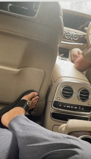 Himanshi Khurana feet photo thumbnail