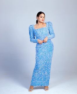 Himanshi Khurana feet photo thumbnail