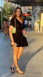 Himanshi Khurana feet photo thumbnail