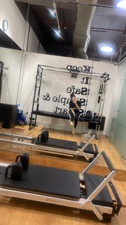 Himanshi Khurana feet photo thumbnail