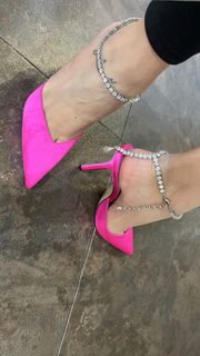 Himanshi Khurana feet photo thumbnail