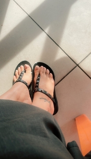 Himanshi Khurana feet photo thumbnail
