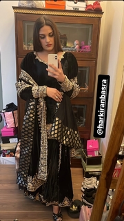 Himanshi Khurana feet photo thumbnail