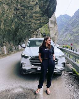 Himanshi Khurana feet photo thumbnail