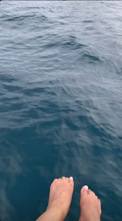 Himanshi Khurana feet photo thumbnail