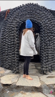 Himanshi Khurana feet photo thumbnail