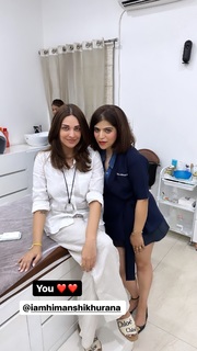 Himanshi Khurana feet photo thumbnail