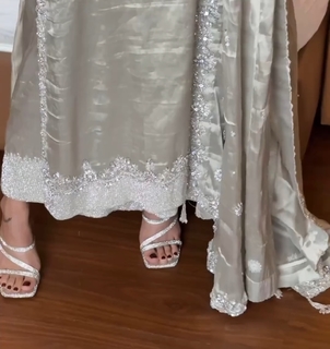 Himanshi Khurana feet photo thumbnail