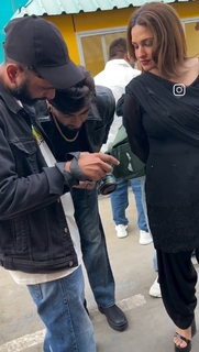 Himanshi Khurana feet photo thumbnail