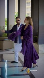 Himanshi Khurana feet photo thumbnail