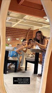 Himanshi Khurana feet photo thumbnail