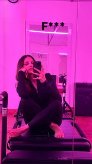 Himanshi Khurana feet photo 8