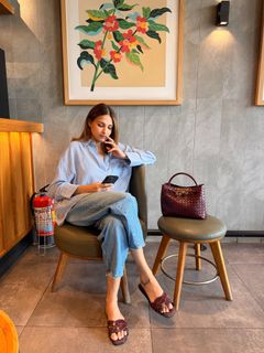 Himanshi Khurana feet photo 10