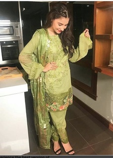 Hina Altaf feet photo 10