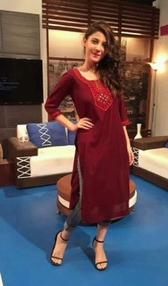 Hina Altaf feet photo 9