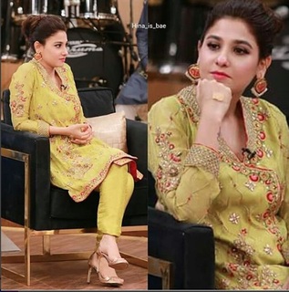 Hina Altaf feet photo 8