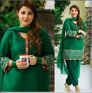 Hina Altaf feet photo 7