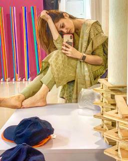 Hina Altaf feet photo 13