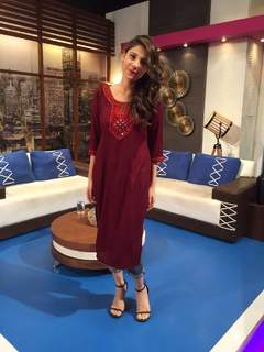 Hina Altaf feet photo 13