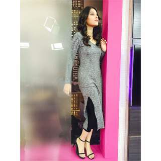 Hina Altaf feet photo 11