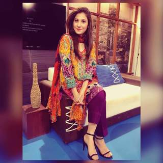 Hina Altaf feet photo 6