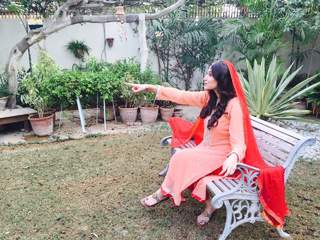 Hina Altaf feet photo 3