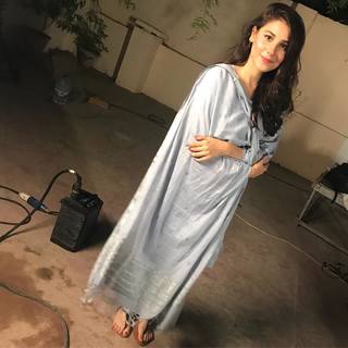 Hina Altaf feet photo 8