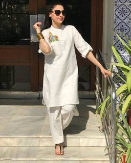 Hina Altaf feet photo 2