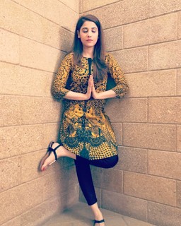 Hina Altaf feet photo 14