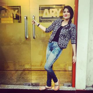 Hina Altaf feet photo 12