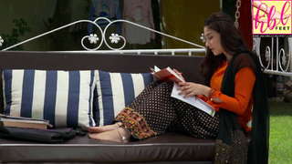 Hina Altaf feet photo 9