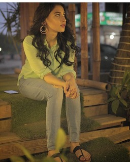 Hina Altaf feet photo 18