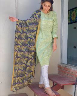 Hina Altaf feet photo 17