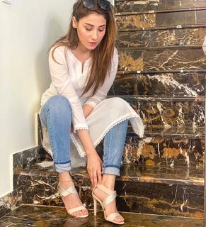 Hina Altaf feet photo 7