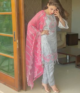 Hina Altaf feet photo 15