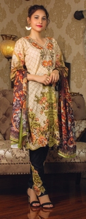 Hina Altaf feet photo 13