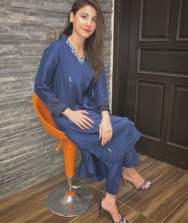 Hina Altaf feet photo 17