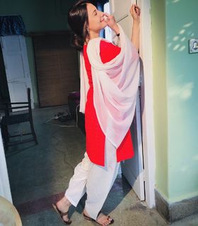 Hina Altaf feet photo 5