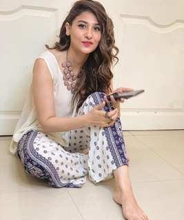 Hina Altaf feet photo 16