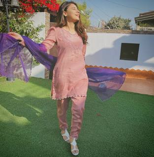 Hina Altaf feet photo 1