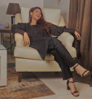 Hina Altaf feet photo 17