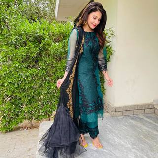 Hina Altaf feet photo 13