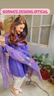 Hina Altaf feet photo 2