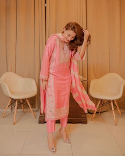 Hina Altaf feet photo 9