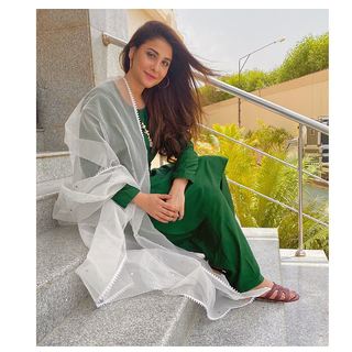 Hina Altaf feet photo 3