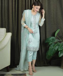 Hina Altaf feet photo 10