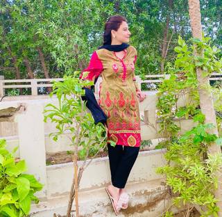 Hina Altaf feet photo 20
