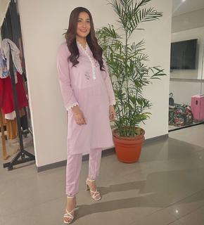 Hina Altaf feet photo 18