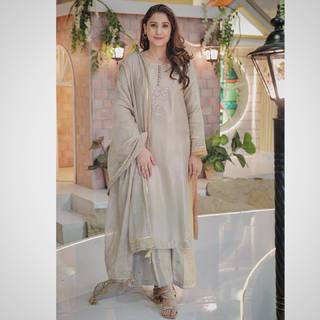 Hina Altaf feet photo 18