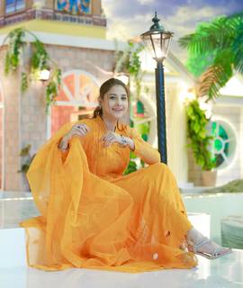 Hina Altaf feet photo 17